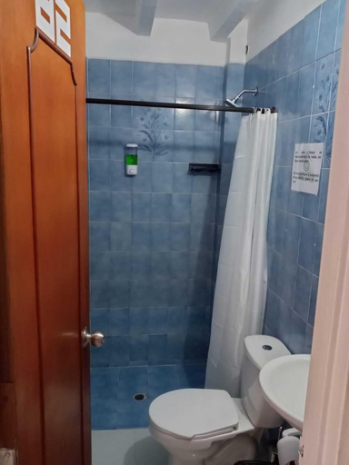 Bathroom 3, Road Living Home, Medellín