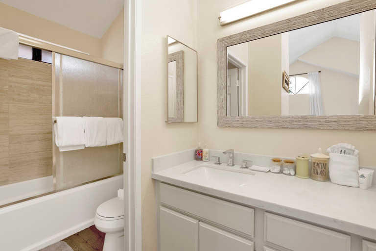 Bathroom 4, THE Bigbear Bear House #2469, San Bernardino