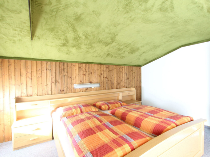Bedroom 2, Spacious Apartment Near Ski Area in Mittersill, Zell am See