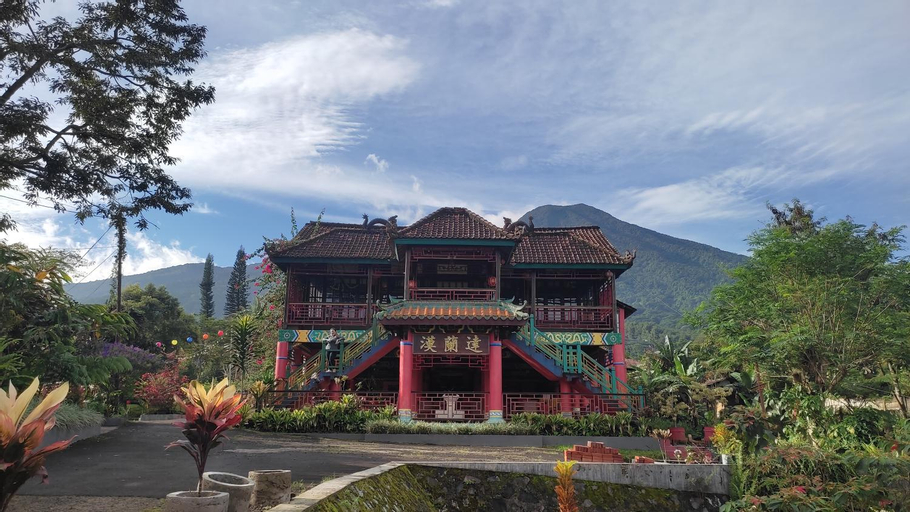 Villa Oriental Curug Nangka, Bogor