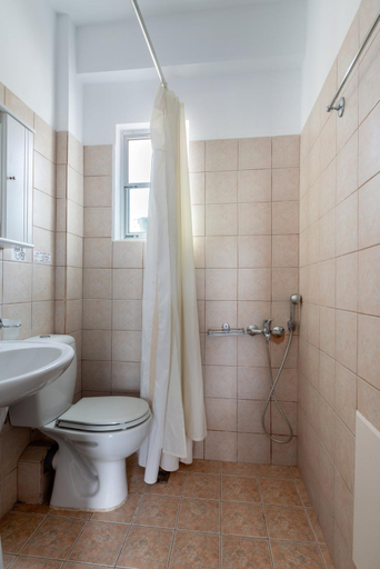 Bathroom 1, Pernari Apartments, Ionian Islands