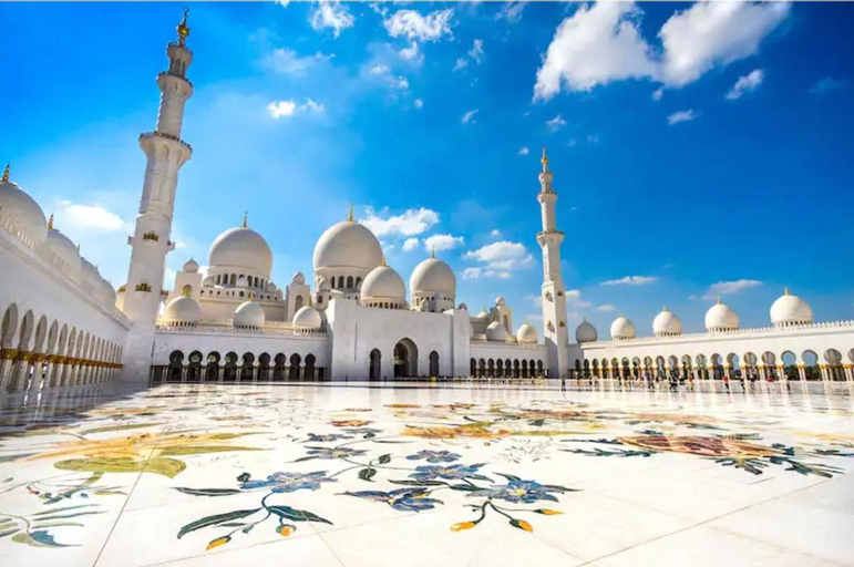 Corniche Street - Superb Lovely Room, Abu Dhabi City