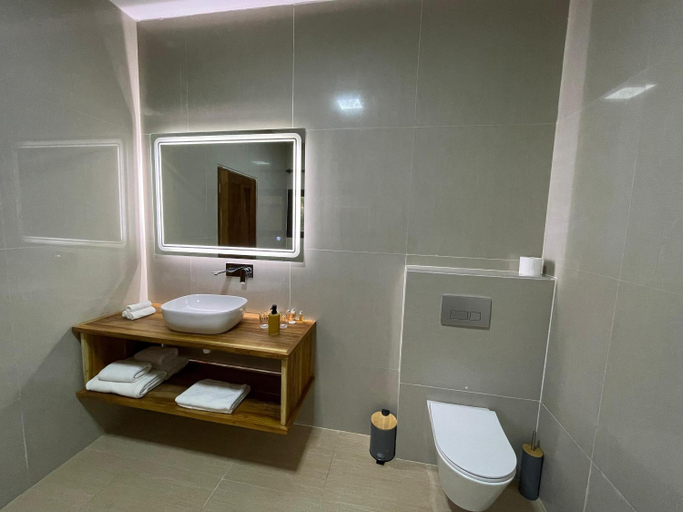 Bathroom 2, Le Kentia, Golfe (incl Lomé)