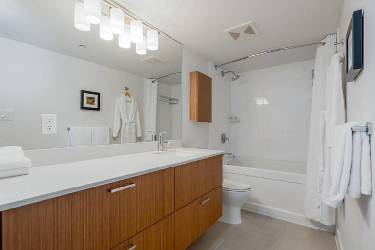 Bathroom 5, Level Vancouver - Yaletown Seymour, Greater Vancouver