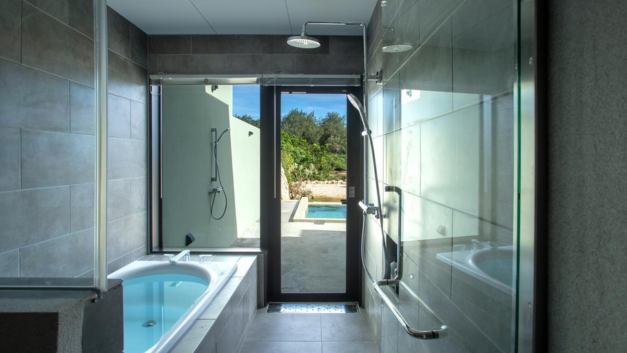 Bathroom 4, Feliz Villa Suite Irabujima nagahama bay, Miyakojima