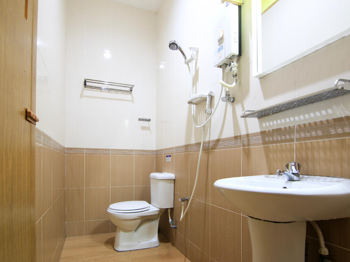 Bathroom 4, Hotel O Ombak Inn Chalet, Manjung