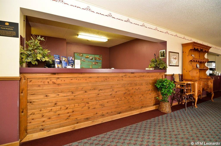 Public Area 3, Days Inn & Suites by Wyndham Williamsburg IA North, Iowa