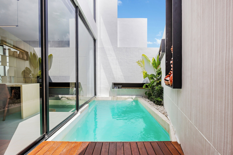 Swimming Pool 10