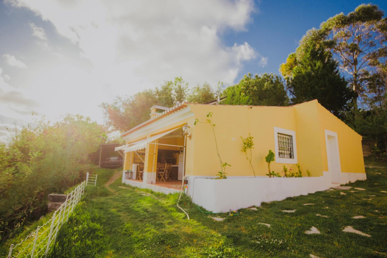 2Bedroom house with Swimming Pool and View, Santarém