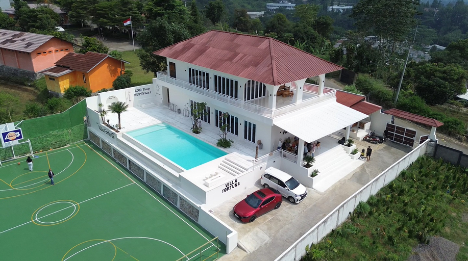 Exterior 15