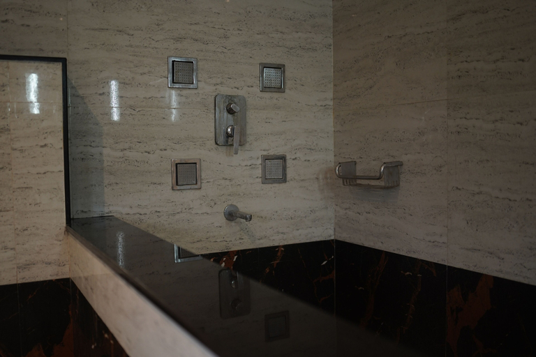 Bathroom, The Vinayak, Gwalior