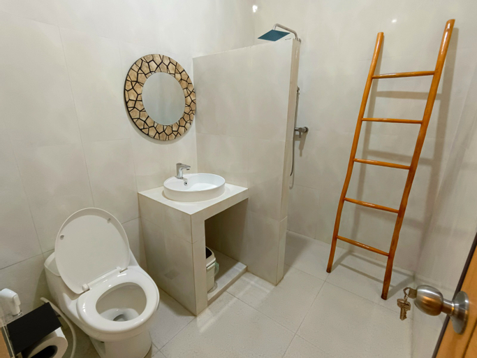 Bathroom 30