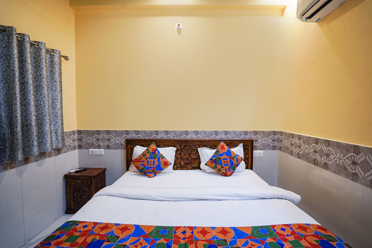 Bedroom 2, Fabhotel SS Dham - 200m from prem Mandir, Mathura