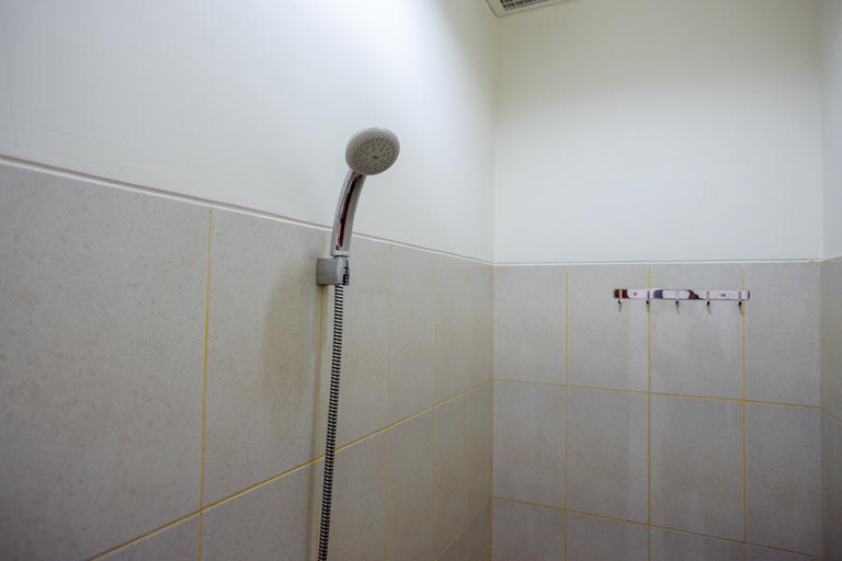 Bathroom 14