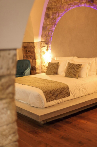 Bedroom 3, Pina Barosh