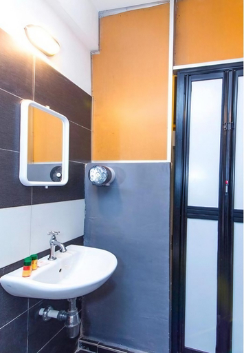 Bathroom 5, Intime Hotel Kuchai Lama, Kuala Lumpur