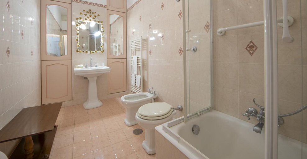 Bathroom 4, Villa Joseph Talamo, Salerno