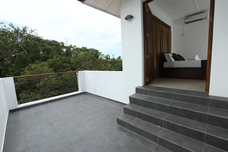 Others 5, Eden Gardens Residence, Kaduwela