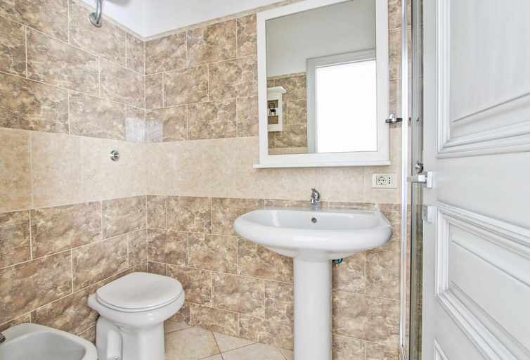 Bathroom 5, Borgo Dei Centurione, Roma