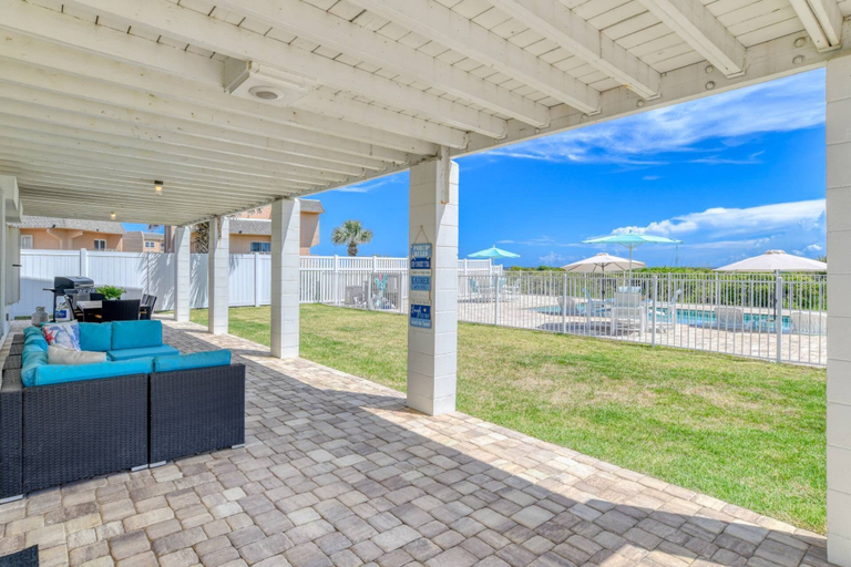 Exterior 2, Barefoot Hideaway Family Beachfront Retreat, Saint Johns