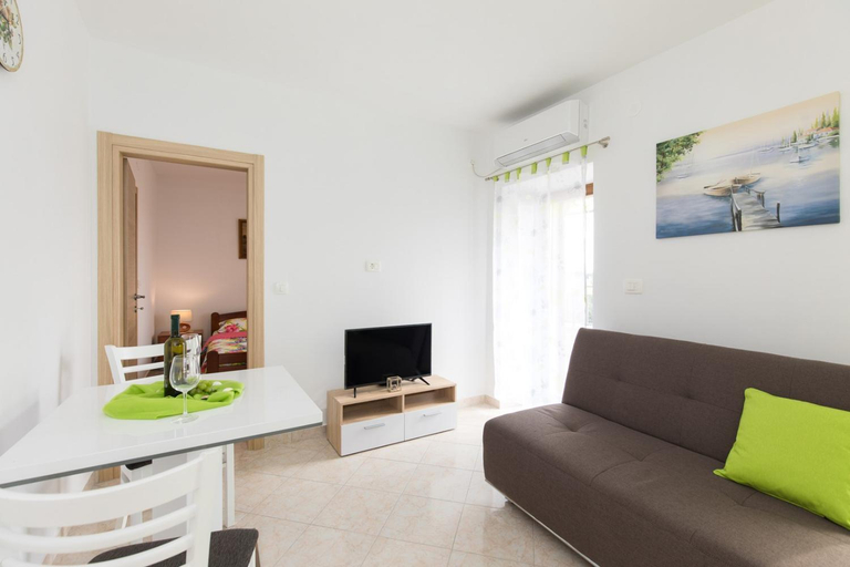 Others 2, Apartments Gabi, Punat