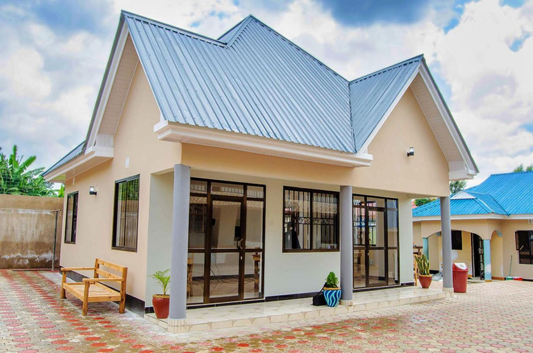 Others 5, Wanyama B&B, Arusha