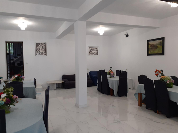Food & Drinks 2, Salcia, Tasnad