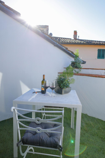 Others 4, greve center apartments, Florence