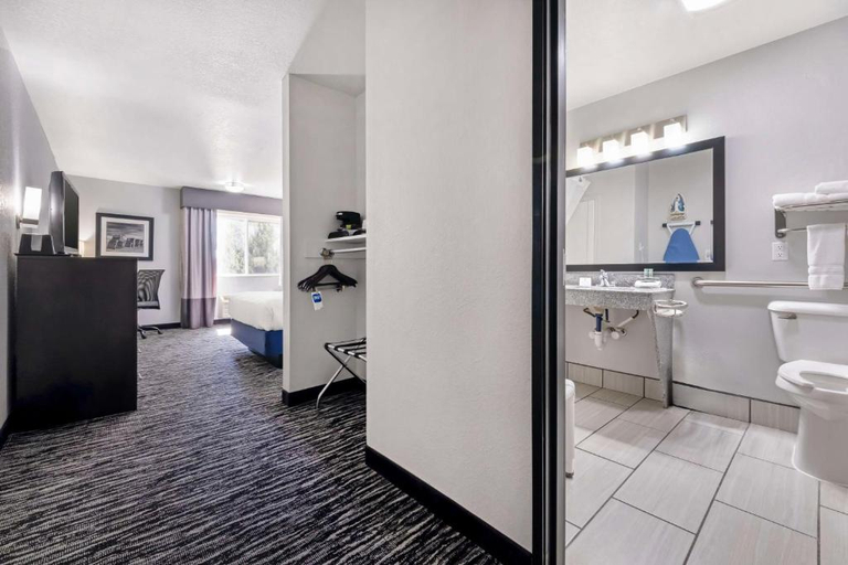 Bathroom 4, Best Western Santa Fe, Potter