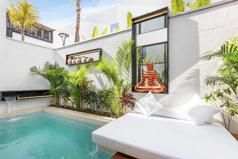 Swimming Pool 13