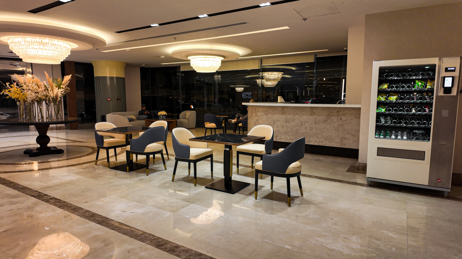 Food & Drinks, Samt Inn King Fahad, Riyadh