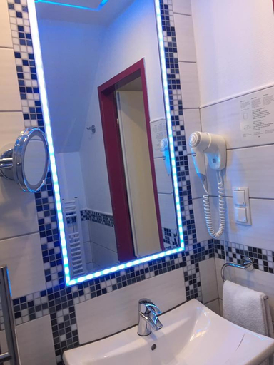 Bathroom, Rheinhotel Lilie, Rhein-Hunsrück-Kreis