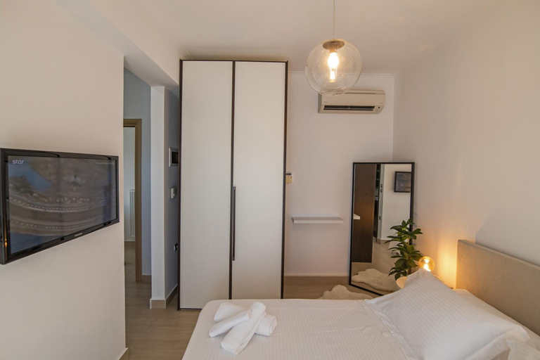 Others 5, Κτημα Ζιακος, West Greece