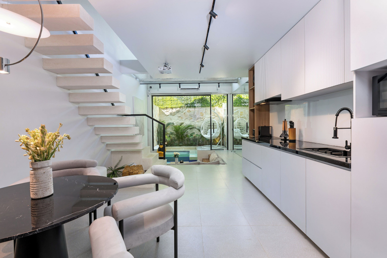 Dining Room 4