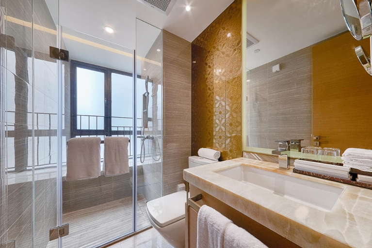 Bathroom 9