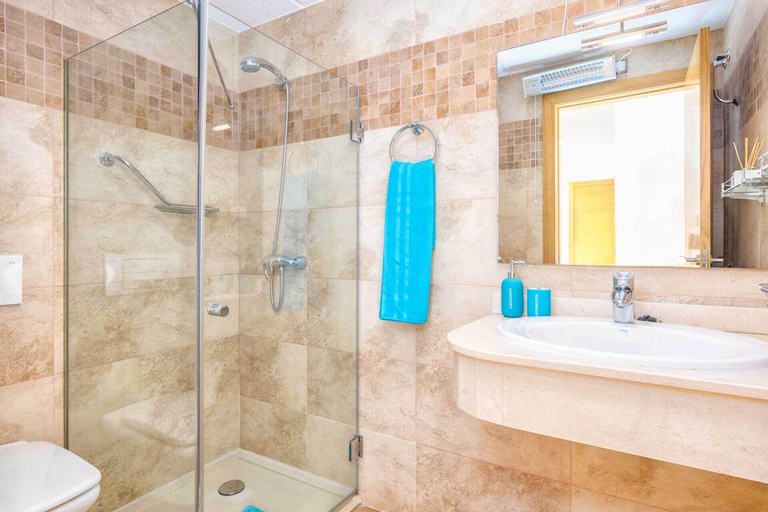 Bathroom 2, Solaga - San Lorenzo, Málaga