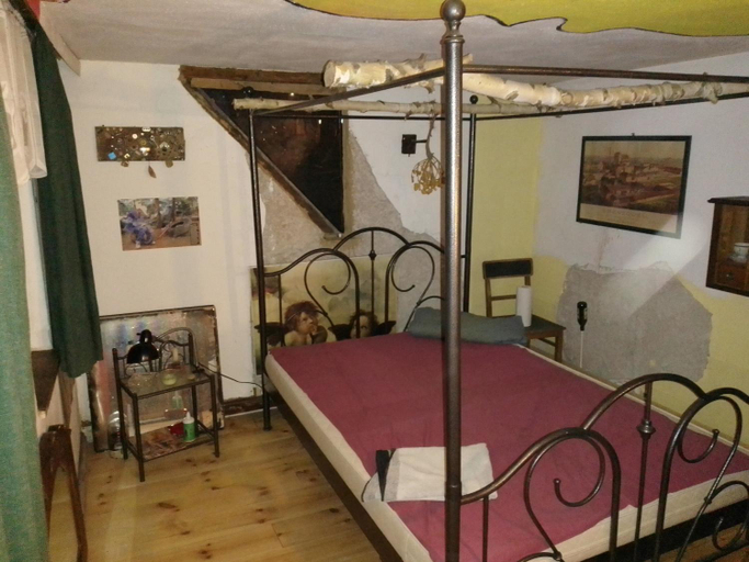 Bedroom, RUHIG UND SPARTANISCH WOHNEN in Lichtenwalde 1, Mittelsachsen