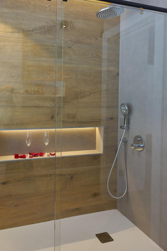 Bathroom 5, HOTEL LA CABANA BERGA, Barcelona