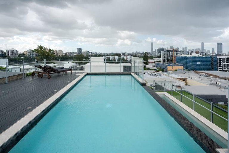 1, West End Executive Suite, on the Brisbane River., Brisbane