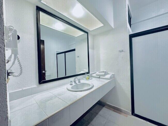 Bathroom 4, Hotel Posada Del Mar, Isla Mujeres
