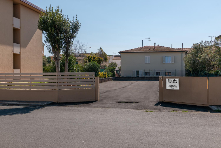 Others 5, Residence Marina di Cecina, Livorno