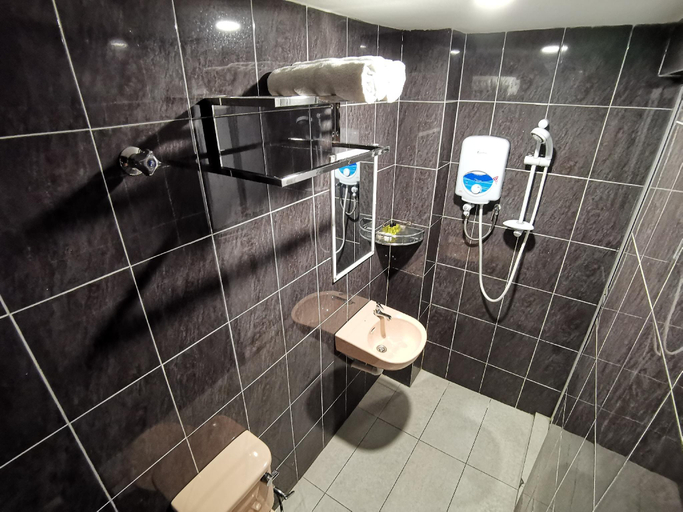 Bathroom 7