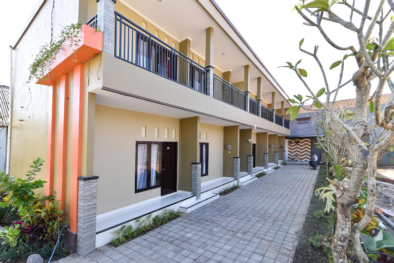 Exterior 3