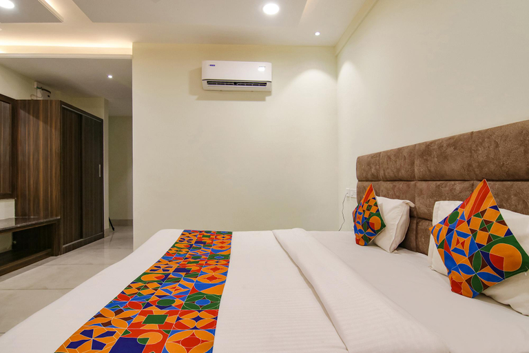 Bedroom 3, FabHotel Prism Grand, Sahibzada Ajit Singh Nagar
