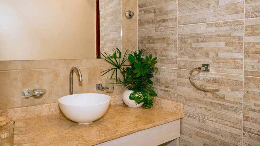 Bathroom 3, Bambu Hotel, Rosario Vera Peñaloza