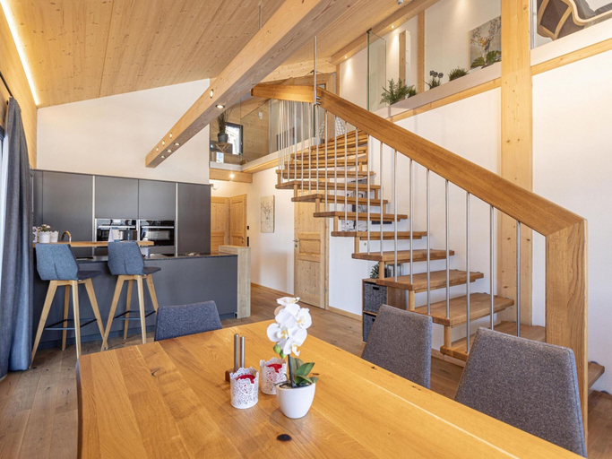 Dining 3, Spacious Apartment With Sauna, Liezen