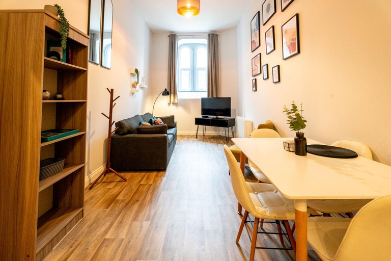 Others 4, Chapel Retreat | King Bed | Central Swansea, Swansea