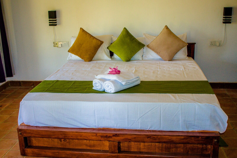 Bedroom 4, Tiara Elephant Lodge, Palugaswewa