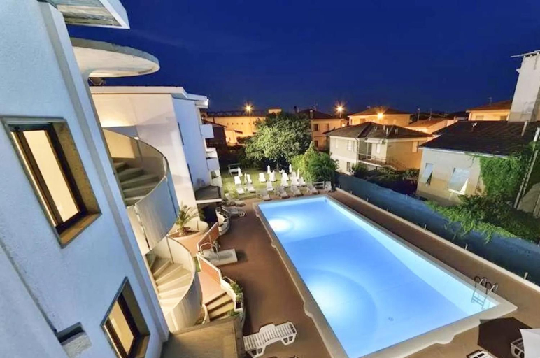 Others 4, Residence Marina di Cecina, Livorno