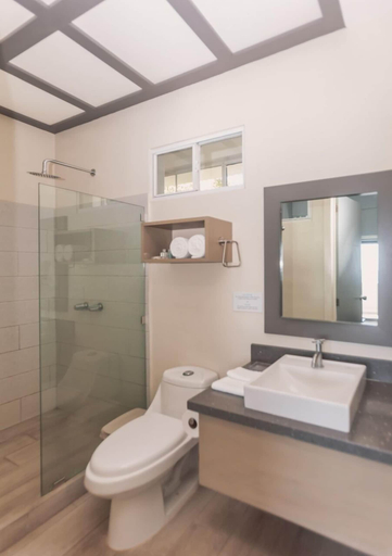 Bathroom, PARGOS, Tamanique